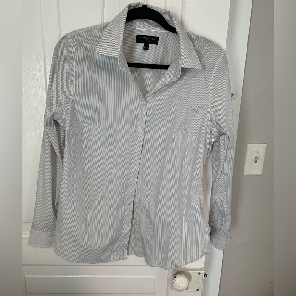 Banana Republic Button Down Blouse